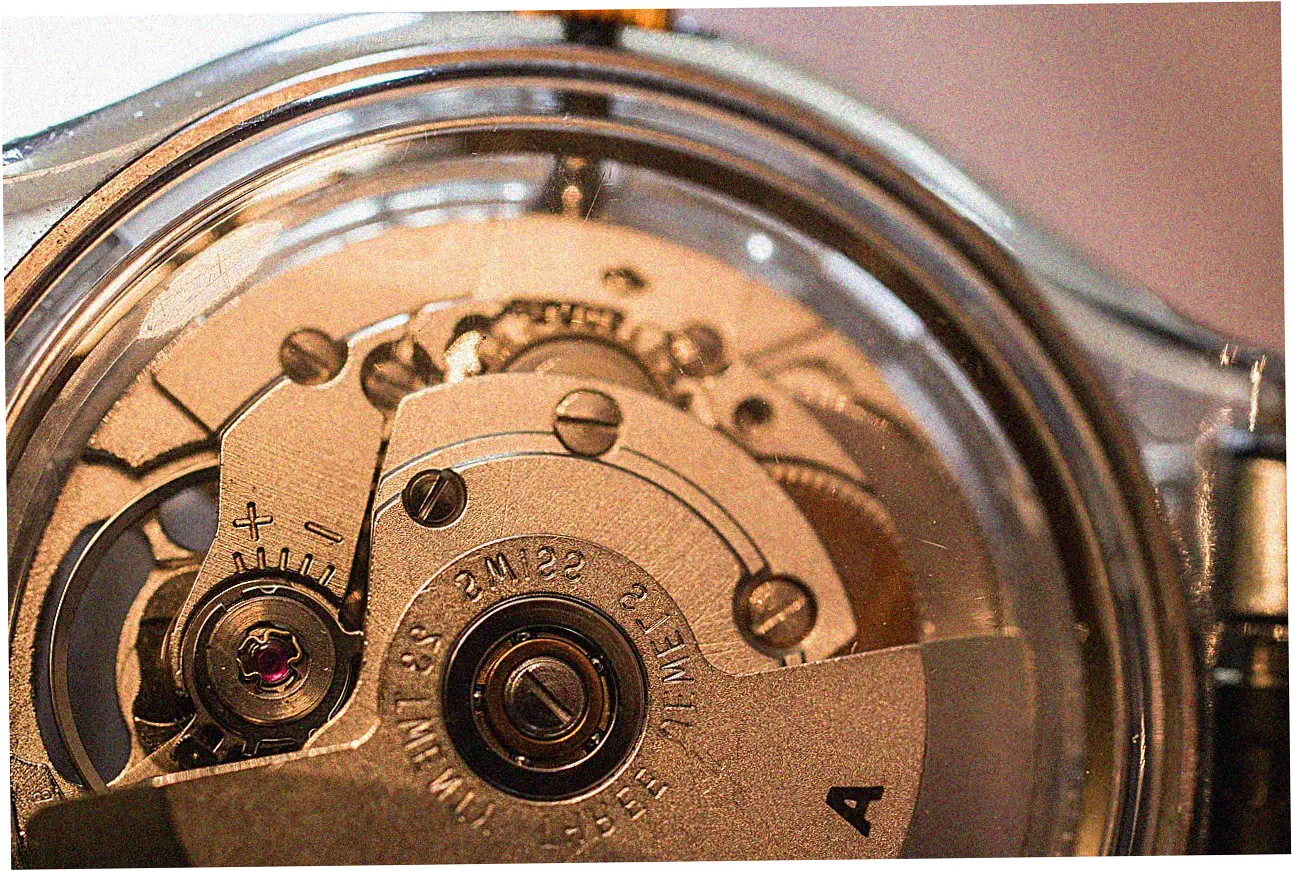 Market Dynamics: Understanding Rolex Pricing Fluctuations